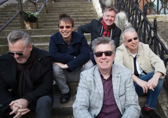 THE UNDERTONES